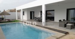 Sinthiane/Nguérigne – Villa plain-pied neuve 3 chambres avec piscine à vendre.