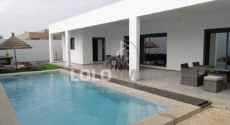 Sinthiane/Nguérigne – Villa plain-pied neuve 3 chambres avec piscine à vendre.