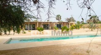 Yayem/ Sine Saloum  – magnifique maison d’architecte de 4 chambres  avec piscine à vendre