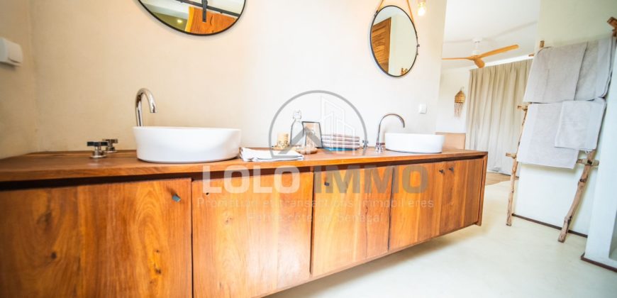 Yayem/ Sine Saloum  – magnifique maison d’architecte de 4 chambres  avec piscine à vendre