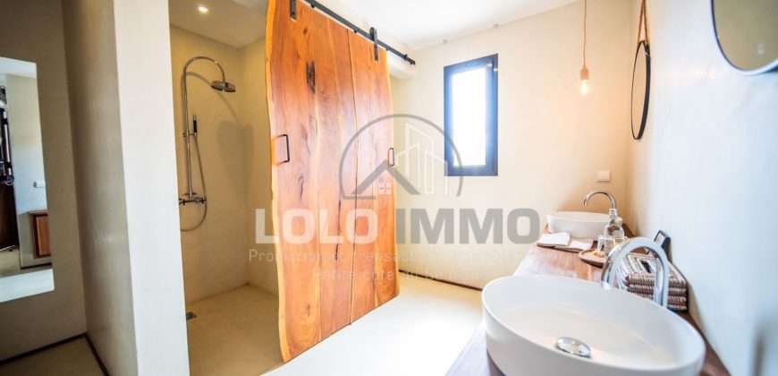 Yayem/ Sine Saloum  – magnifique maison d’architecte de 4 chambres  avec piscine à vendre