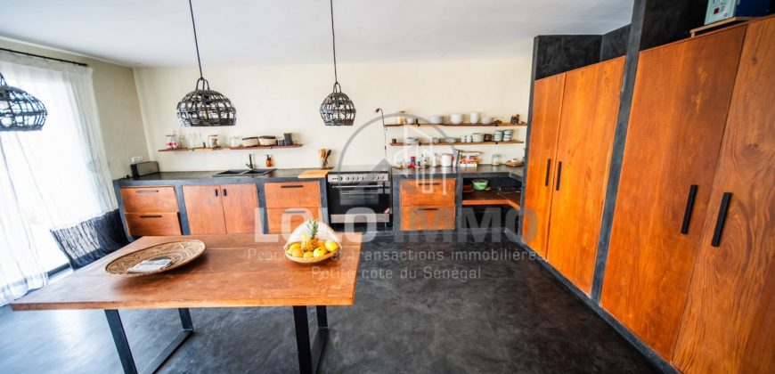 Yayem/ Sine Saloum  – magnifique maison d’architecte de 4 chambres  avec piscine à vendre