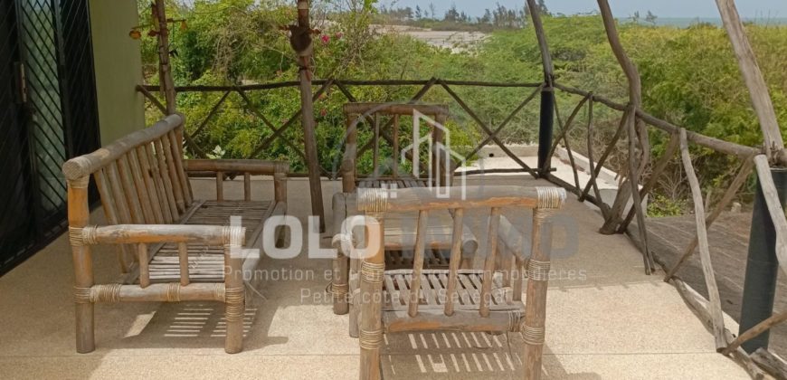 Palmarin – Belle propriété avec sa villa sur 5 959 m2 en bordure de plage à vendre.