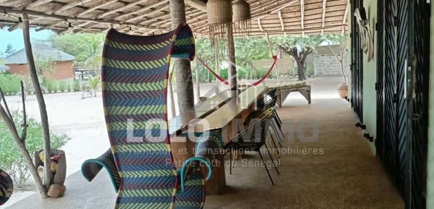 Palmarin – Belle propriété avec sa villa sur 5 959 m2 en bordure de plage à vendre.