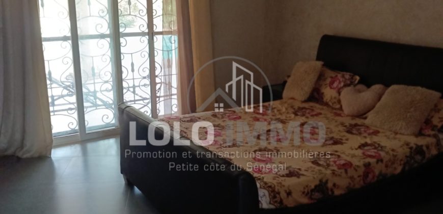 Saly – Belle villa de 4 Chambres avec piscine en mini résidence en BAIL