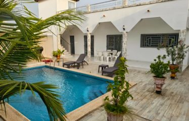 Saly – Quartier Diambars charmante villa de 2 chambres avec piscine à vendre