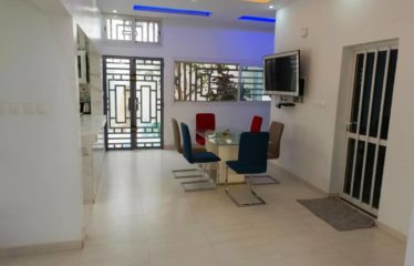Saly – Quartier Diambars charmante villa de 2 chambres avec piscine à vendre