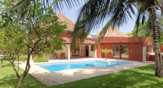 Saly- Belle villa en résidence en Titre foncier avec piscine privative