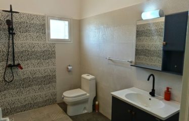 Nianing – villa de 6 chambres avec piscine à vendre.BV400.