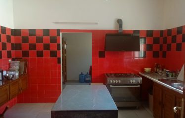 Nianing – villa de 6 chambres avec piscine à vendre.BV400.
