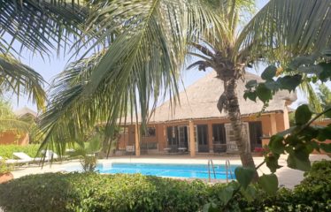 Nianing – villa de 6 chambres avec piscine en résidence à vendre.BV406.