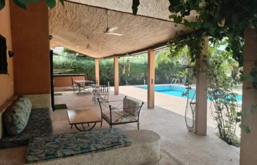 Nianing – villa de 6 chambres avec piscine en résidence à vendre.BV406.