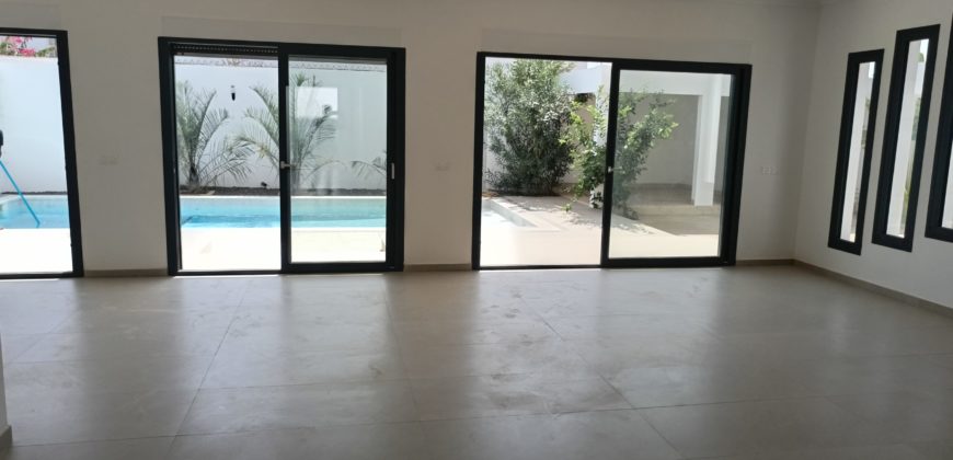 Somone villa contemporaine neuve de 5 chambres avec piscine