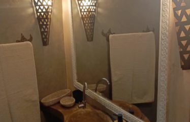 Ngaparou – sublime villa riad de 3 chambres + 1 dependance avec piscine à vendre. BV417.