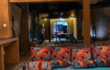 Ngaparou – sublime villa riad de 3 chambres + 1 dependance avec piscine à vendre. BV417.