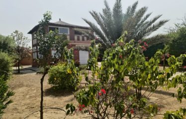 Mbodiene – Villa et sa dépendance sur une parcelle de 1600m2 à vendre.