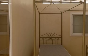 Mbodiene – Villa et sa dépendance sur une parcelle de 1600m2 à vendre.