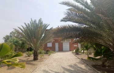 Mbodiene – Villa et sa dépendance sur une parcelle de 1600m2 à vendre.