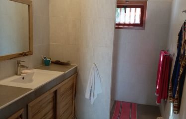 Warang – charmante villa avec piscine + 1 appartement T2  autonome à vendre
