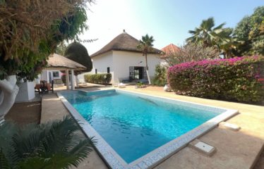 Warang – charmante villa avec piscine + 1 appartement T2  autonome à vendre