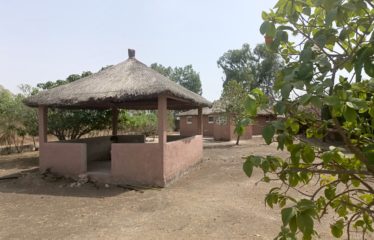 Mbodiene – Villa et sa dépendance sur une parcelle de 1600m2 à vendre.