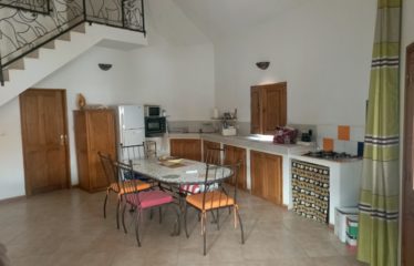 Somone – 2 villas sur une parcelle de 1128m2 avec piscine commune à vendre
