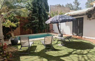 Saly charmante villa de 3 chambres avec piscine proche de la mer à vendre