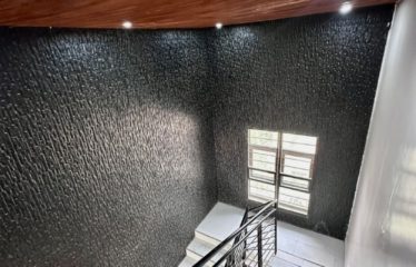 Ngaparou – Villa r+2 avec piscine – 4 chambres et son salon marocain à louer.BV 449.