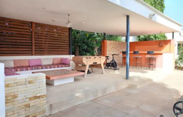 Nguérigne – Villa de 4 chambres plus 2 studios indépendants avec piscine à louer. BV395/1.