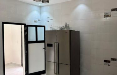 Ngaparou – villa R+2  avec piscine – 4 chambres en Bail à vendre.BV448.