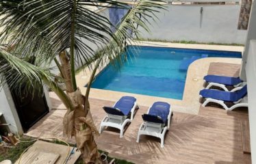 Ngaparou – villa R+2  avec piscine – 4 chambres en Bail à vendre.BV448.