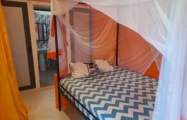 Ngaparou – Chambre meublée dans résidence privée à louer (location longue durée).BV440.