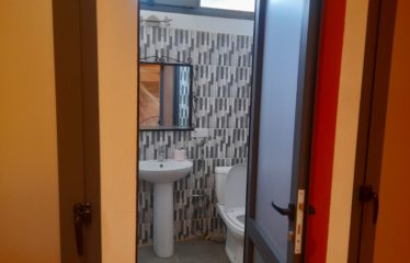 Ngaparou – Chambre meublée dans résidence privée à louer (location longue durée).BV440.