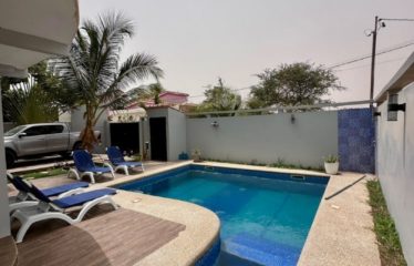 Ngaparou – Villa r+2 avec piscine – 4 chambres et son salon marocain à louer.BV 449.