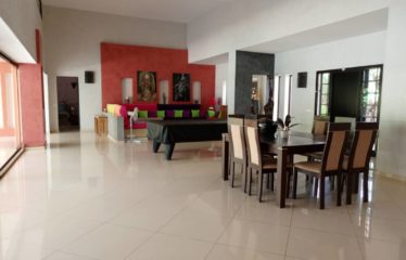 Nguérigne – Villa de 4 chambres plus 2 studios indépendants avec piscine à louer. BV395/1.