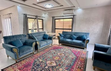 Ngaparou – villa R+2  avec piscine – 4 chambres en Bail à vendre.BV448.
