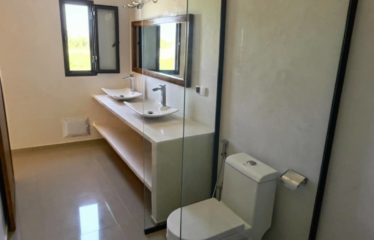 Ngaparou – Villa contemporaine neuve 4 chambres avec piscine à louer.BV444.
