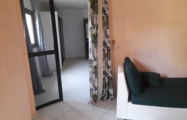 Ngaparou – Appartement T2 meublé dans résidence privée à louer (location longue durée).BV442.