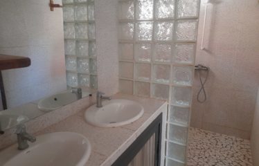 Ngaparou – Appartement T2 meublé dans résidence privée à louer (location longue durée).BV442.