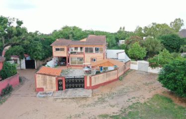 Warang – Villa (bail) 6 chambres avec piscine bord de plage à vendre.BV451.