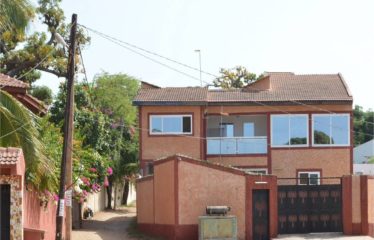 Warang – Villa (bail) 6 chambres avec piscine bord de plage à vendre.BV451.