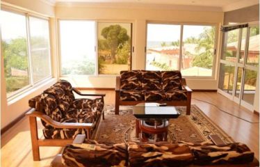 Warang – Villa (bail) 6 chambres avec piscine bord de plage à vendre.BV451.