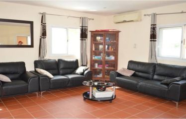 Warang – Villa (bail) 6 chambres avec piscine bord de plage à vendre.BV451.