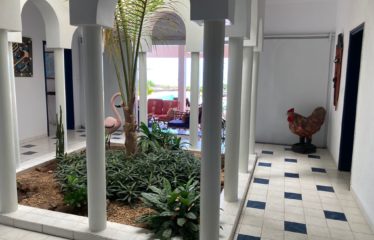 Somone – Villa pieds dans l’eau 6 chambres avec piscine à vendre.BV454.