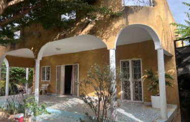Mbaling-Warang – Villa atypique 2 chambres proche de la plage à vendre.BV458.