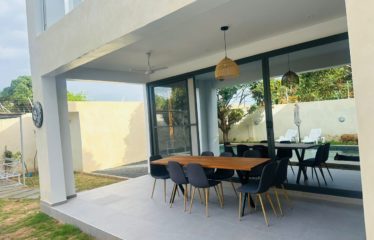Ngaparou – Villa contemporaine neuve 4 chambres avec piscine à vendre.BV461.