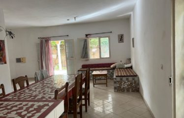 Mbaling-Warang – Villa atypique 2 chambres proche de la plage à vendre.BV458.
