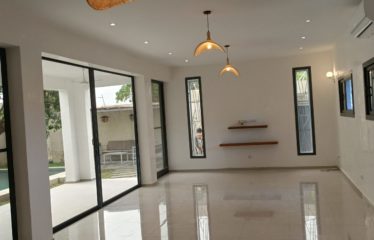 Ngaparou – Villa contemporaine neuve 4 chambres avec piscine à vendre.BV461.