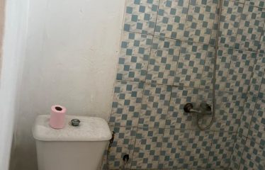 Mbaling-Warang – Villa atypique 2 chambres proche de la plage à vendre.BV458.