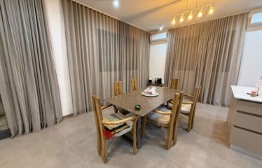 Saly – Villa contemporaine 6 chambres avec piscine en location saisonnière.BV460.